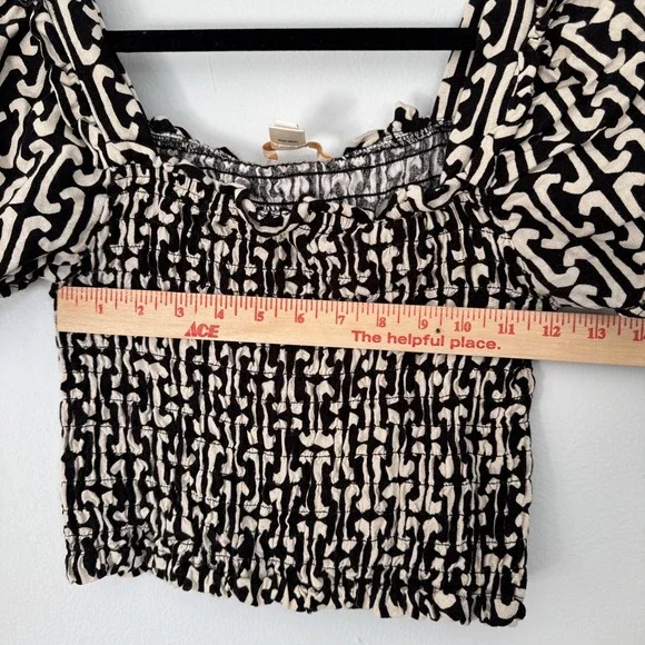 Monteau Cropped Smocked‎ Top Women's Large Black Balloon Sleeves White Motifs - Picture 5 of 6